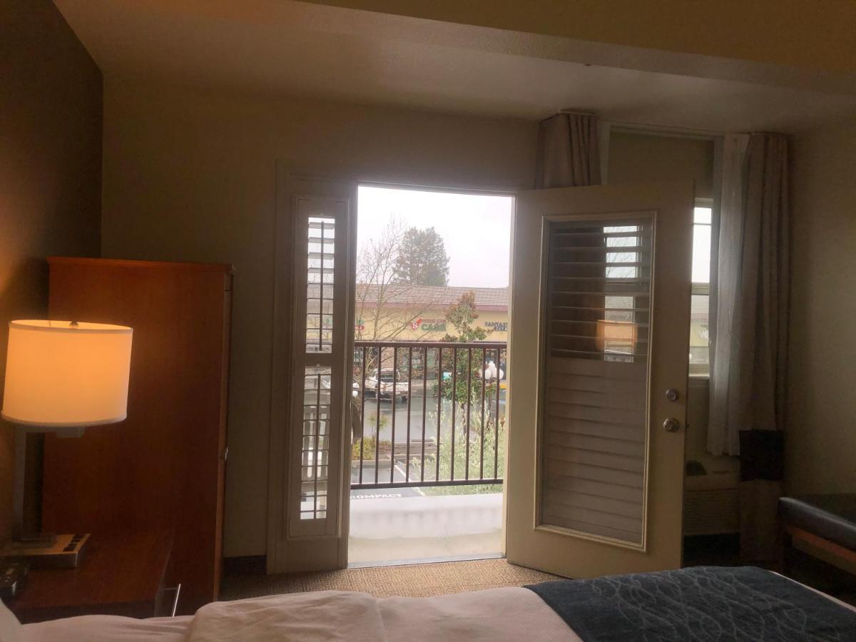 Comfort Inn & Suites Ukiah Mendocino County Экстерьер фото