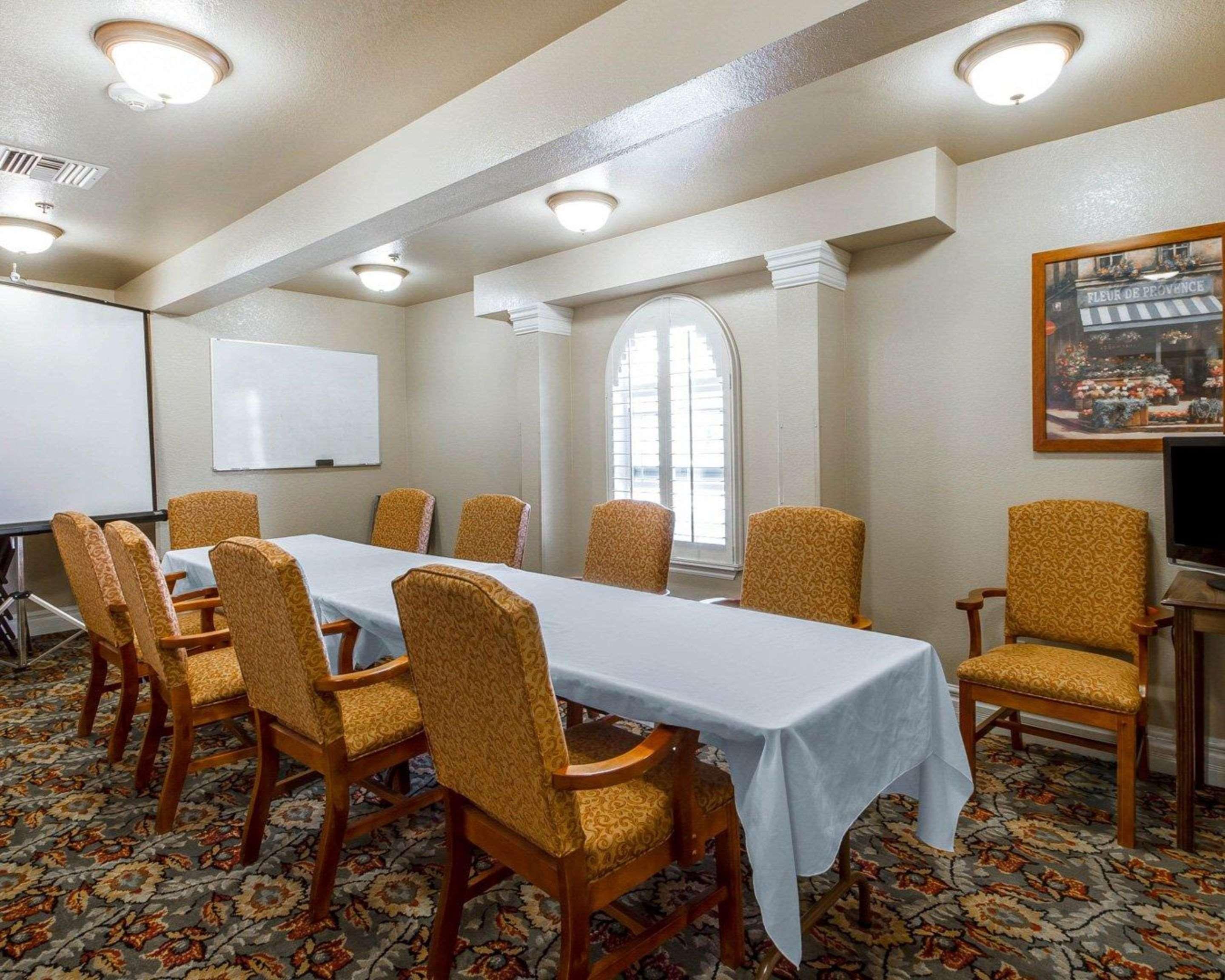 Comfort Inn & Suites Ukiah Mendocino County Экстерьер фото
